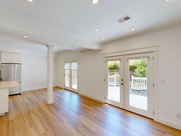 2BR/2BA Single Family House on California Street · San Francisco photo 5
