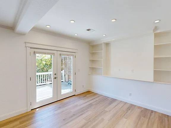 2BR/2BA Single Family House on California Street · San Francisco photo 3