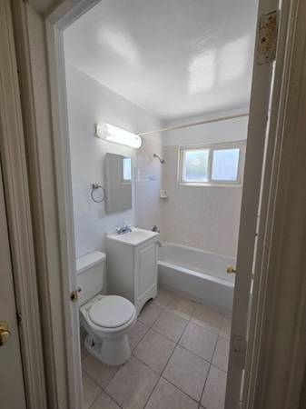 1BR/1BA Apartment on Russell · Berkeley photo 3