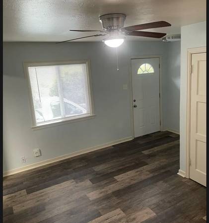 1BR/1BA Apartment on Petaluma Blvd N · Petaluma photo 3