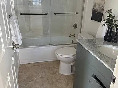 2BR/1BA Apartment on Mariners Cir · San Rafael photo 5