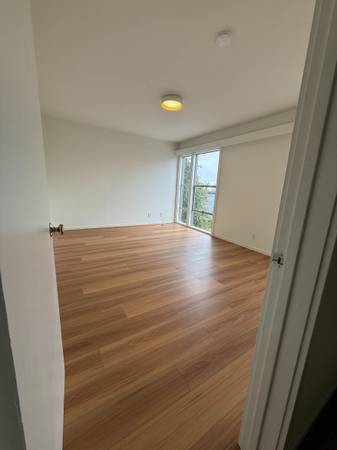 2BR/1BA Apartment · Oakland photo 2