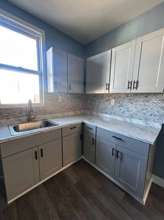 2BR/1BA Apartment · Berkeley photo 3