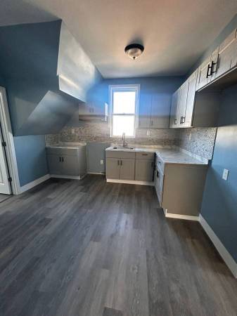 2BR/1BA Apartment · Berkeley photo 4
