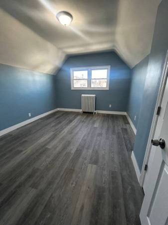 2BR/1BA Apartment · Berkeley photo 2