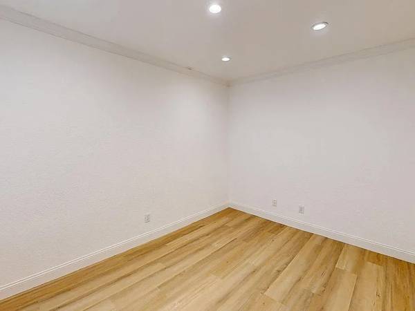 2BR/2BA Single Family House on California Street · San Francisco photo 2