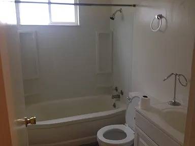 2BR/1BA Apartment on Pacific Heights Blvd · San Bruno photo 5