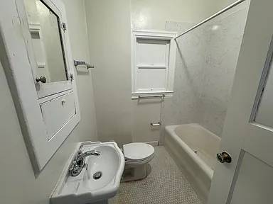 2BR/1BA Apartment on Santa Clara Ave · Alameda photo 4