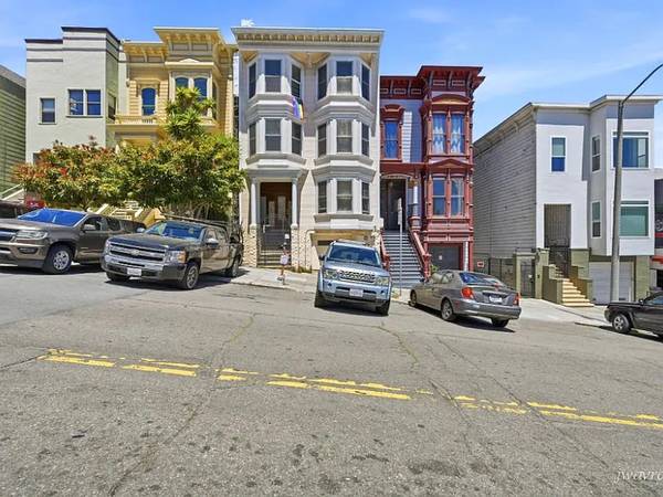 3BR/1BA Apartment on 16th St · San Francisco photo 2
