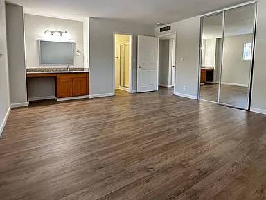 2BR/2BA Apartment on University Ave · Los Gatos photo 5