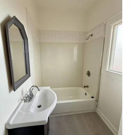 1BR/1BA Apartment on 55th St · Oakland photo 5