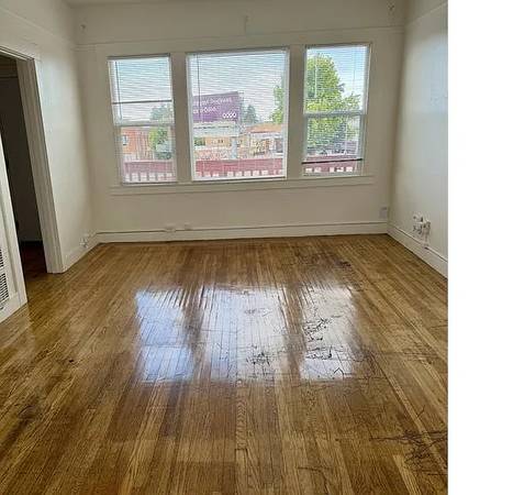1BR/1BA Apartment on 55th St · Oakland photo 2