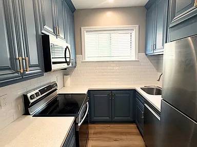 2BR/2BA Single Family House on Mcclellan Rd · Cupertino photo 4