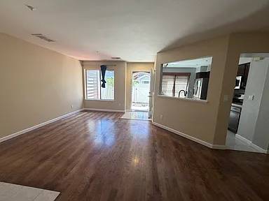 2BR/1BA Apartment on Caprice Cmn · Fremont photo 2