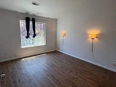 2BR/1BA Apartment on Caprice Cmn · Fremont photo 5