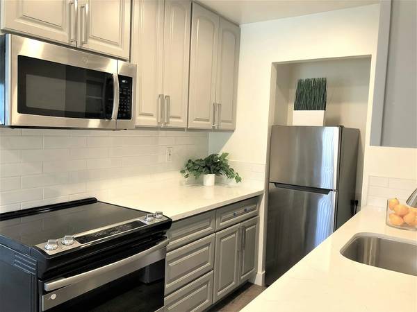 Apartments on San Luisito Way · Sunnyvale photo 4