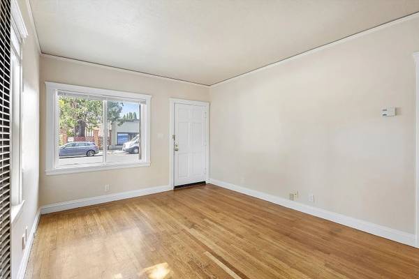 2BR/1BA Single Family House on Saturn Dr · San Leandro photo 4
