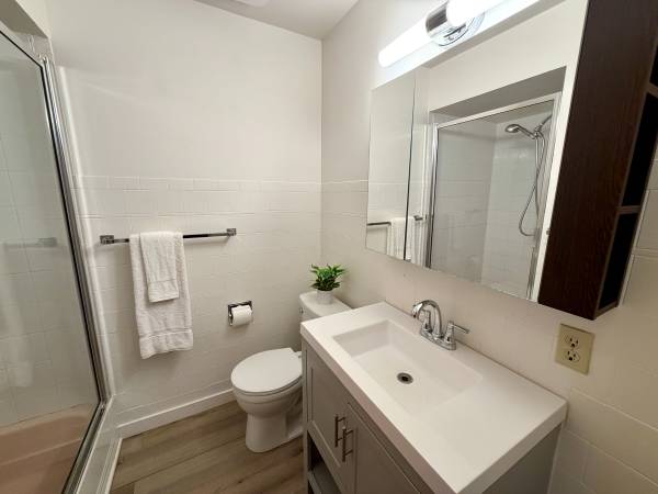 0BR/1BA Apartment · Larkspur photo 4