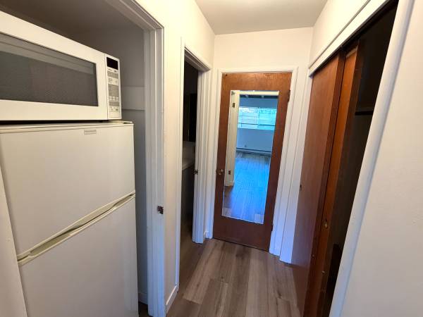0BR/1BA Apartment · Larkspur photo 5