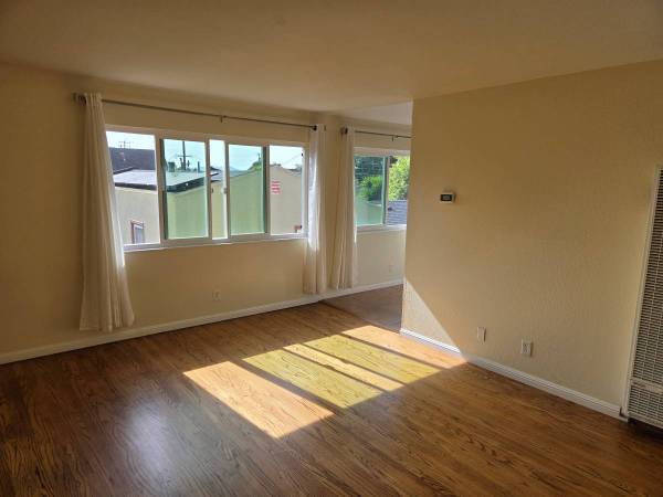 2BR/1BA Apartment on Oregon St Near Mcgee · Berkeley photo 3