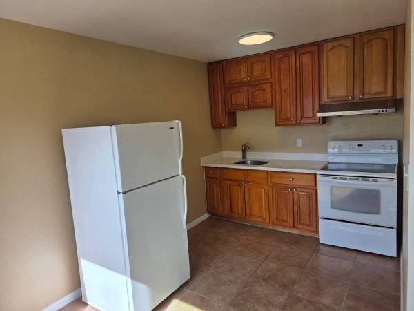 2BR/1BA Apartment on Oregon St Near Mcgee · Berkeley photo 5
