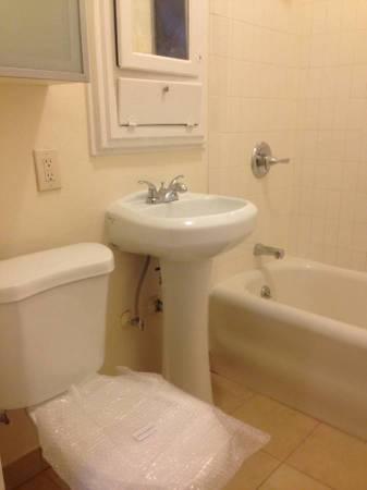 2BR/1BA Apartment · Berkeley photo 5