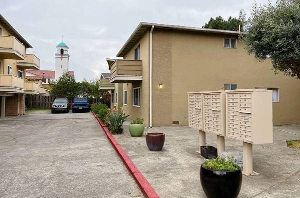Laurel Heights photo 2