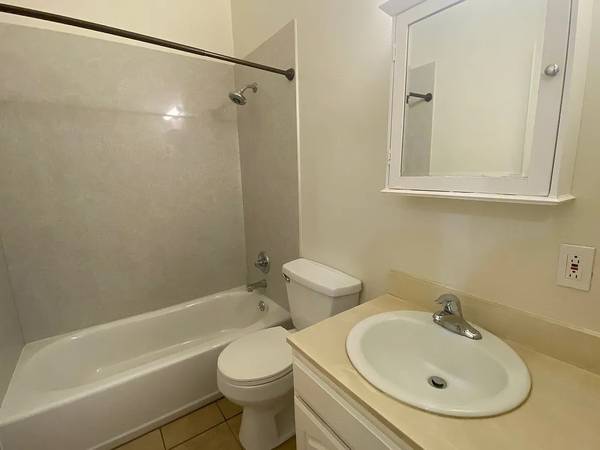 1BR/1BA Apartment · Mountain View photo 3