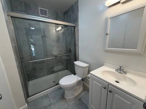2BR/1BA Single Family House on Morris Ct · Santa Clara photo 5