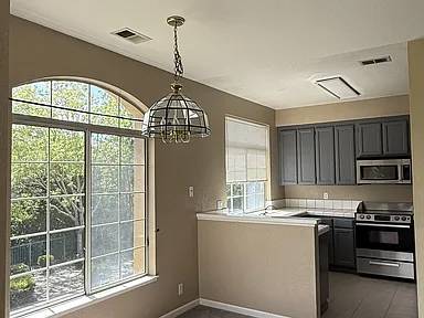 Peaceful Creekside Living In The Heart Of Dublin photo 2