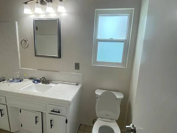2BR/1BA Apartment · San Francisco photo 5