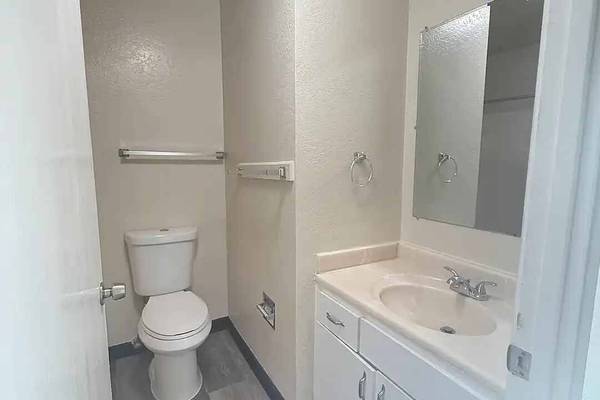 1BR/1BA Apartment · Sausalito photo 4