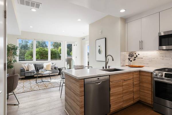 Modern Luxury for Lease in Easton Addition | AMSI photo 3