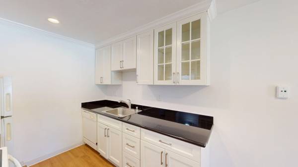 2BR/1BA Single Family House on Happy Ln · Boyes Hot Springs photo 3