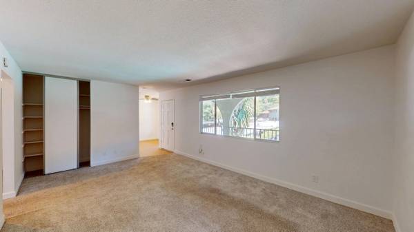 2BR/1BA Single Family House on Happy Ln · Boyes Hot Springs photo 5