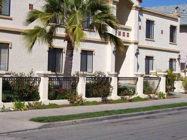 2BR/1BA Apartment · Emeryville photo 2