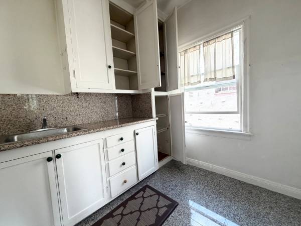 0BR/1BA Apartment · Berkeley photo 5
