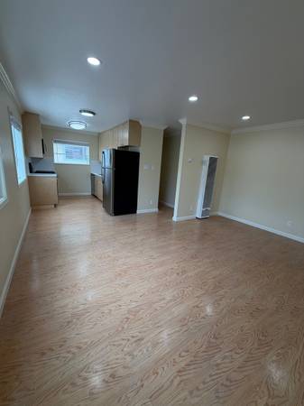 2BR/1BA Apartment on Esplanade Ave · Daly City photo 3