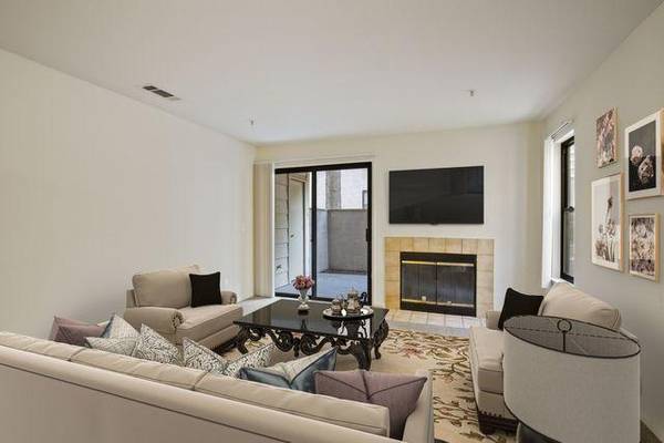 Lakeshore Apartments photo 2