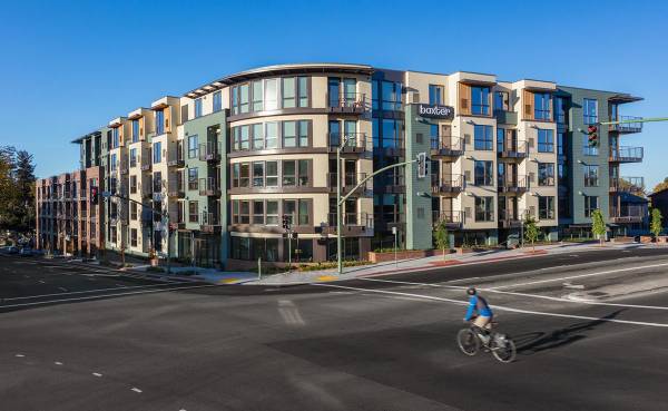 Apartments on Broadway · Oakland photo 3