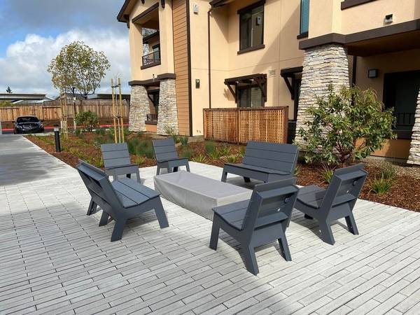 Beautiful 3 Bed 2 Bath + Detached Office/loft With Half Bath, + Detached Dry Sauna With Shower + Solar And 2 Car Garage! photo 4