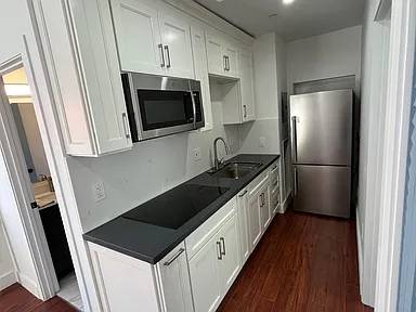 1BR/1BA Apartment · Oakland photo 4