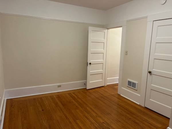 0BR/1BA Apartment · Berkeley photo 2