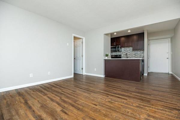 Creekside Apartments photo 4