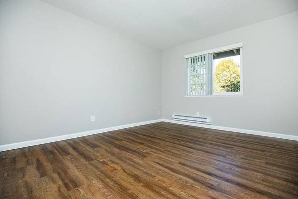 Creekside Apartments photo 2