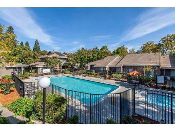 Apartments on Del Monte Avenue · Morgan Hill photo 4