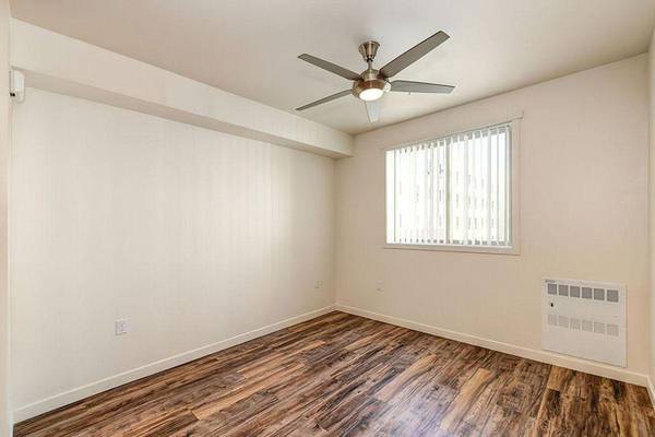 Apartments on 105th Avenue · Oakland photo 4