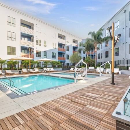 Apartments on Pringle Avenue · Walnut Creek photo 2