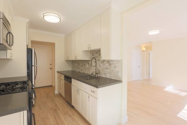 Apartments on Orange Street · Oakland photo 5