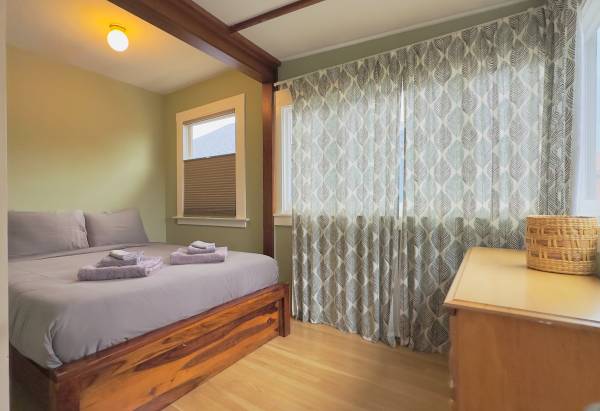 1BR/1BA Apartment · Oakland photo 3